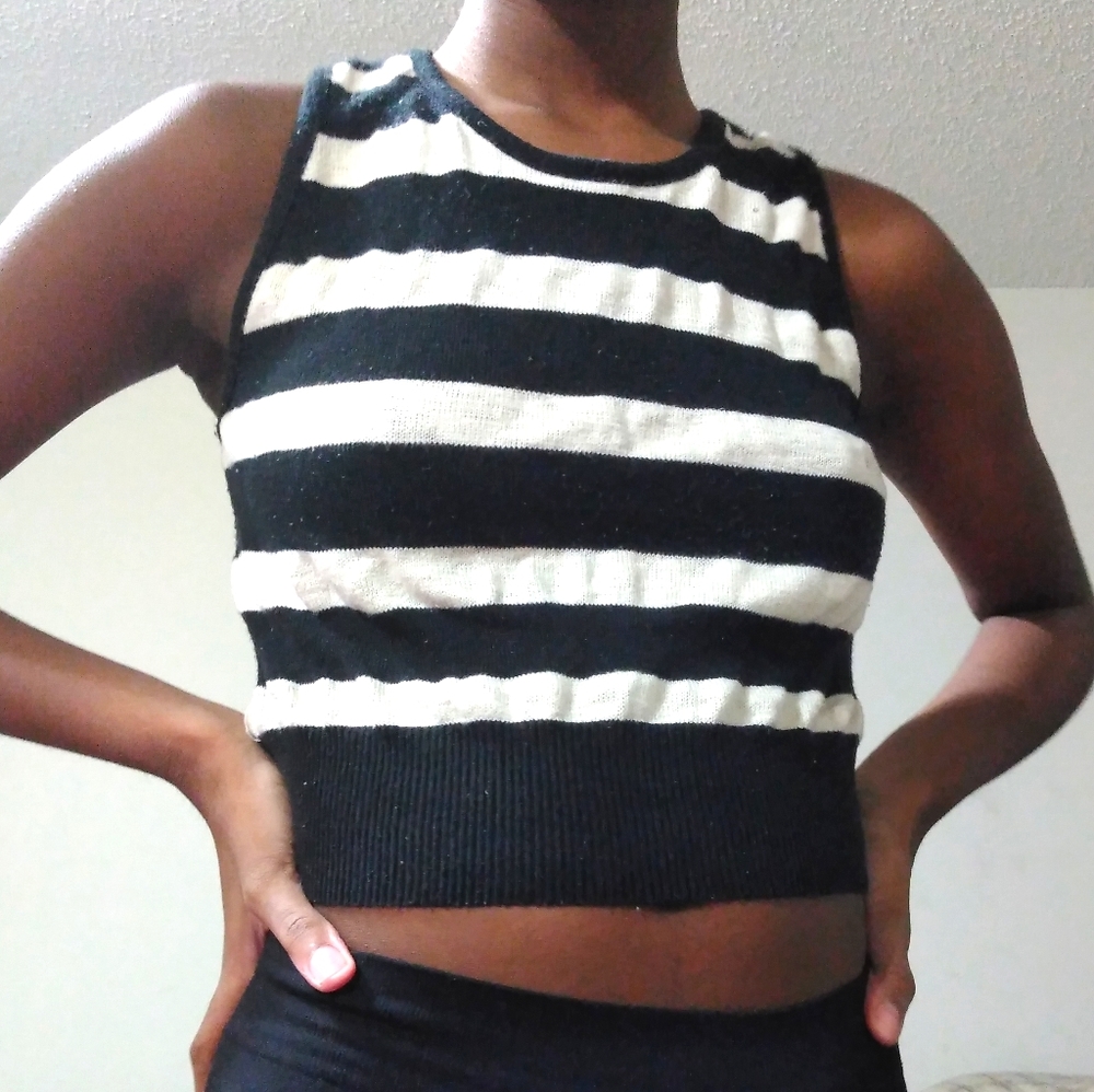 Patterned Crop Top Sweater